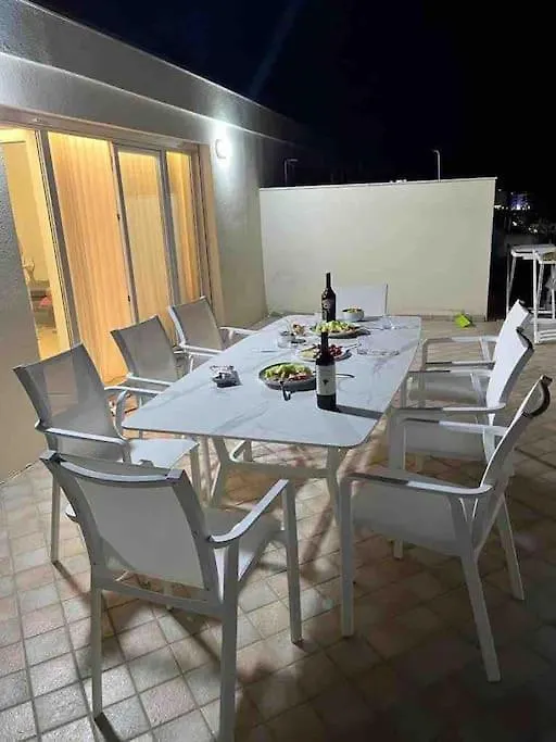Lovely 3-Bedroom Apartment With Free Parking ゴーレム アルバニア