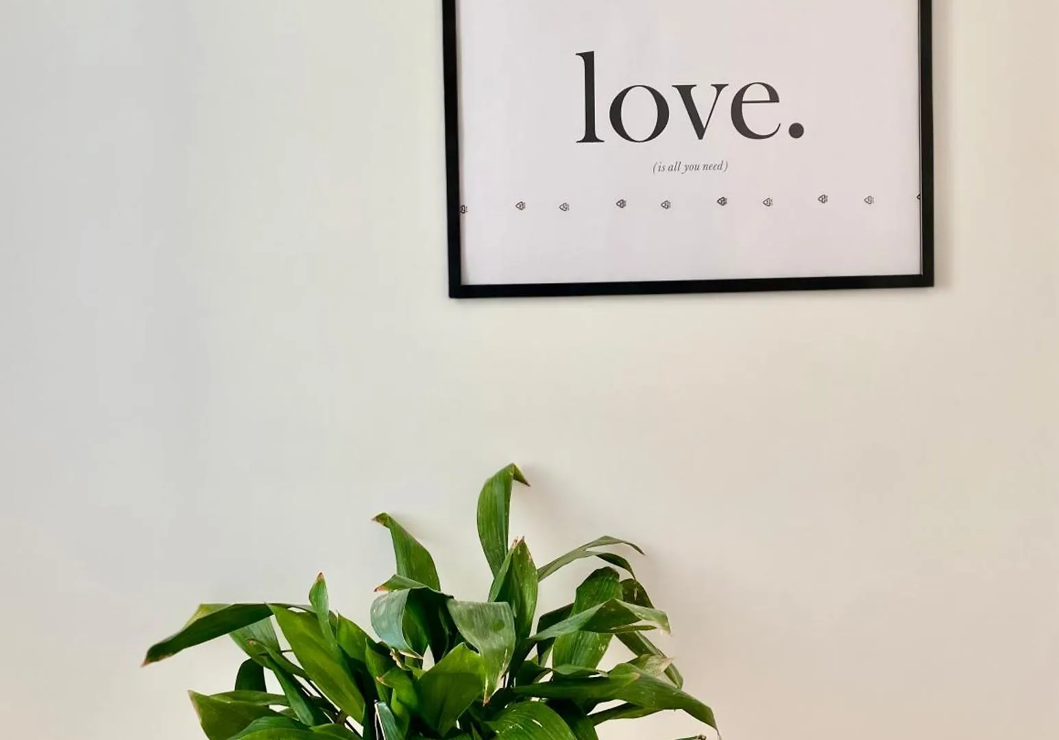 Lovely 3-Bedroom Apartment With Free Parking ゴーレム