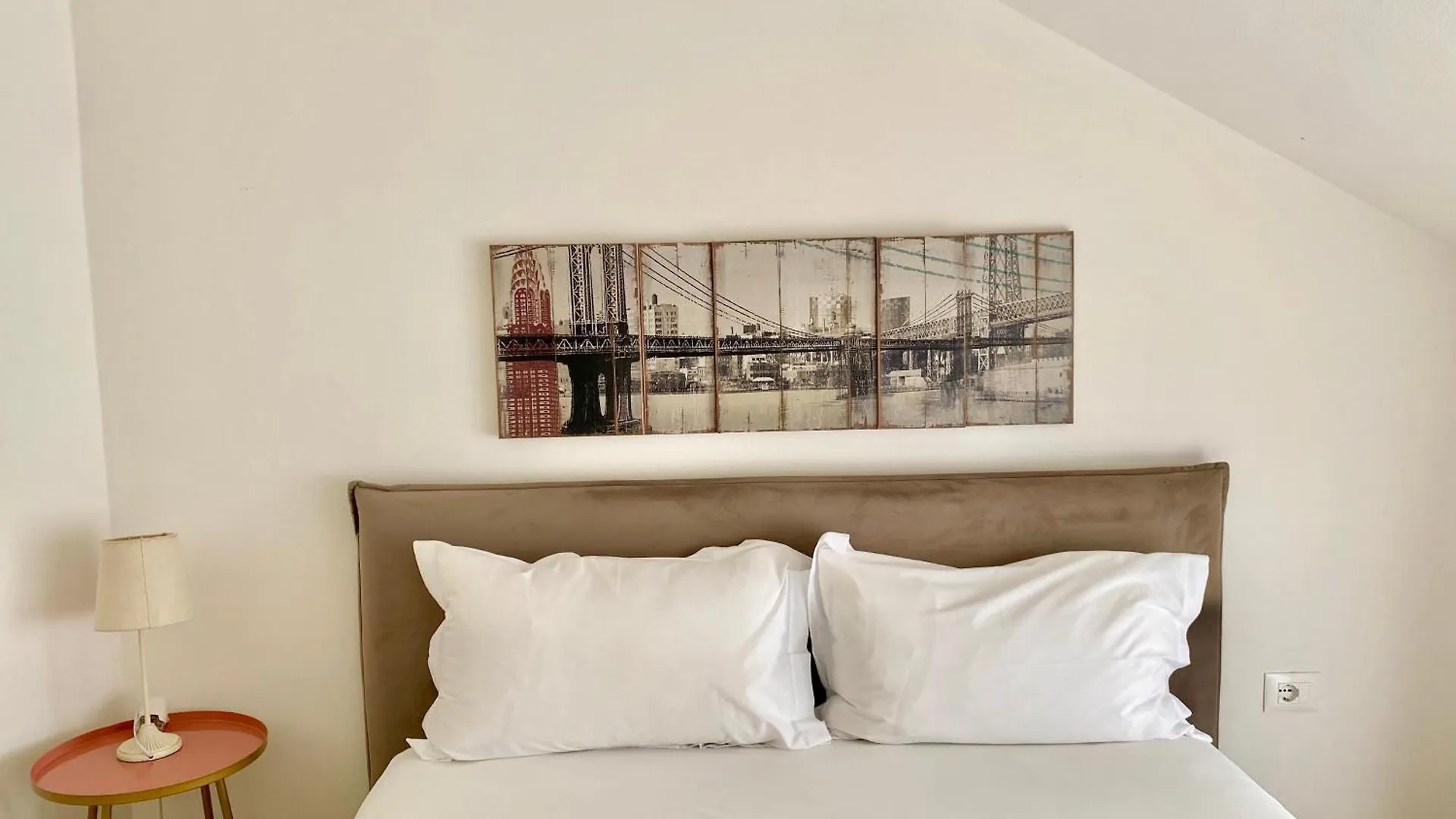 Lovely 3-Bedroom Apartment With Free Parking ゴーレム 0*,  アルバニア
