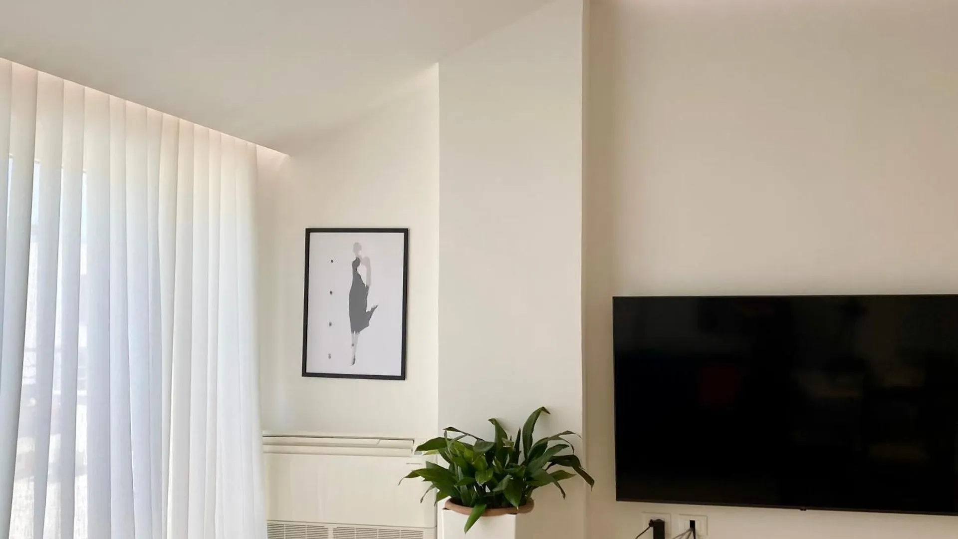 Lovely 3-Bedroom Apartment With Free Parking ゴーレム